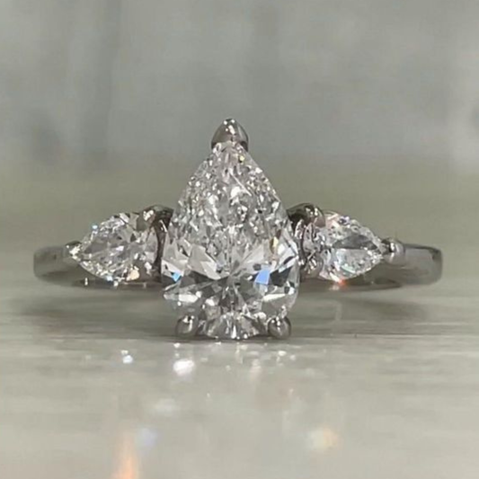 pear cut diamond ring